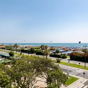 Grand 4* Forte dei Marmi