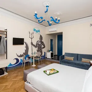 Tritone 125 Rome